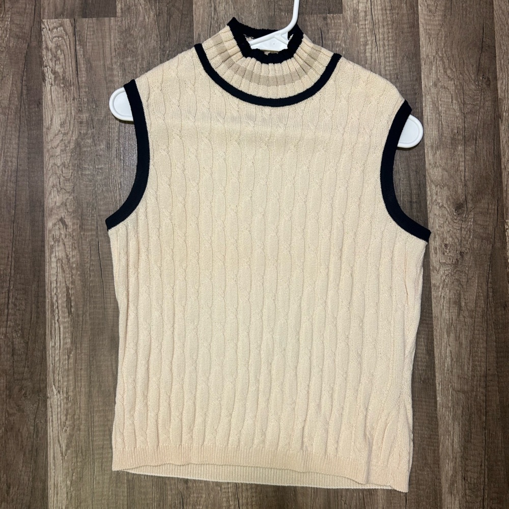 St. John Cream and Black Cable Knit Sweater Sleeveless Top